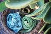 Smukt grå/blåt tørklæde fra Besos med paisley og fugle