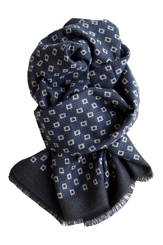 Blødt gråt og blåt tørklæde i uld blend